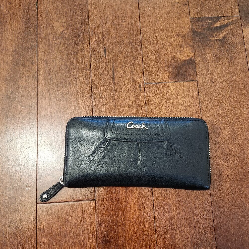 Coach Ashley black leather wallet